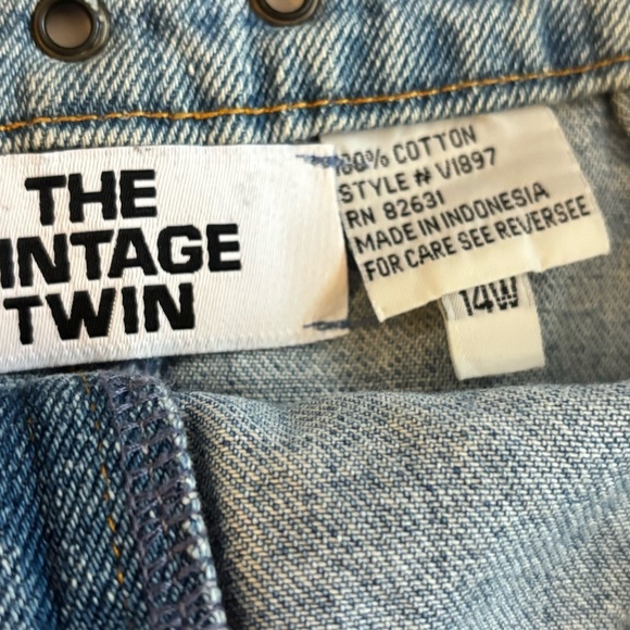 Denim later 80s early 90s skirt with belt attached - Picture 3 of 5